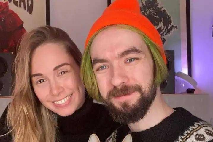 Jacksepticeye’s Girlfriend Gab Smolders